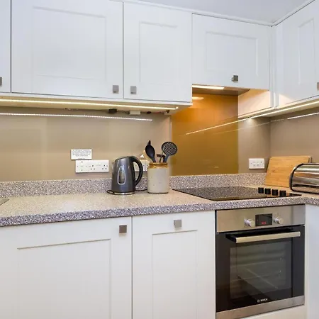 2 Bed In Sz210